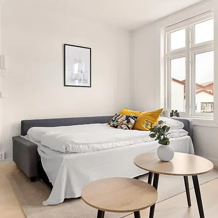 Dinbnb I Views & Street Parking In Sandviken Bergen