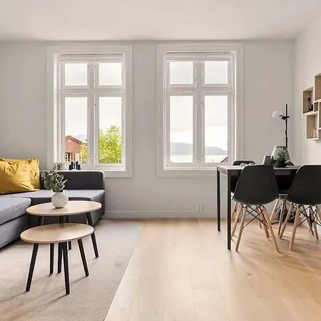 Dinbnb I Views & Street Parking In Sandviken Apartment Bergen